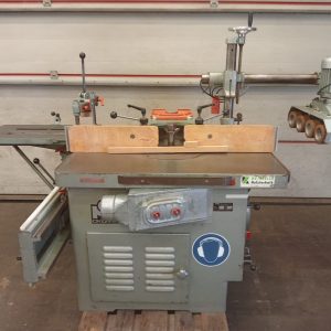 Frezarka dolnowrzecionowa OKOMA z posuwem